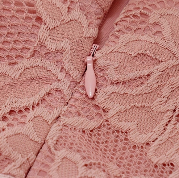 Off the Shoulder Lace Maxi Dress - Picture 5 of 6